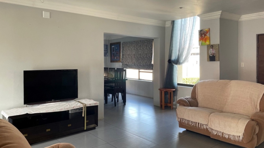 To Let 4 Bedroom Property for Rent in Birdwood Estate North West